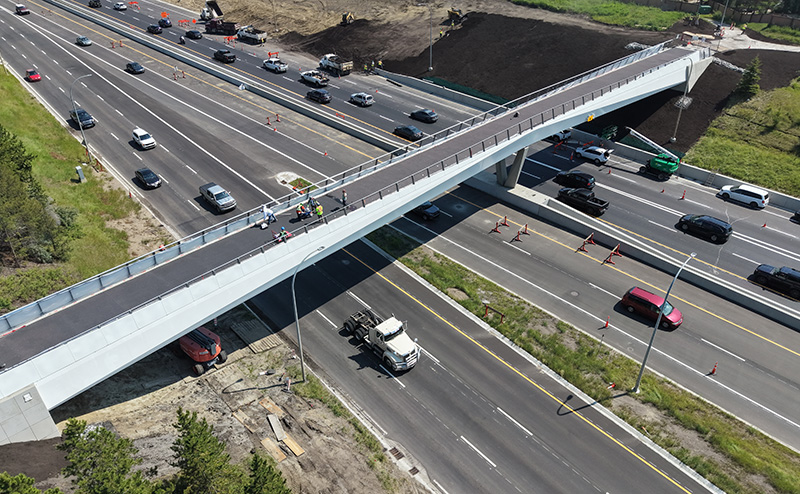 142 Street pedestrian bridge