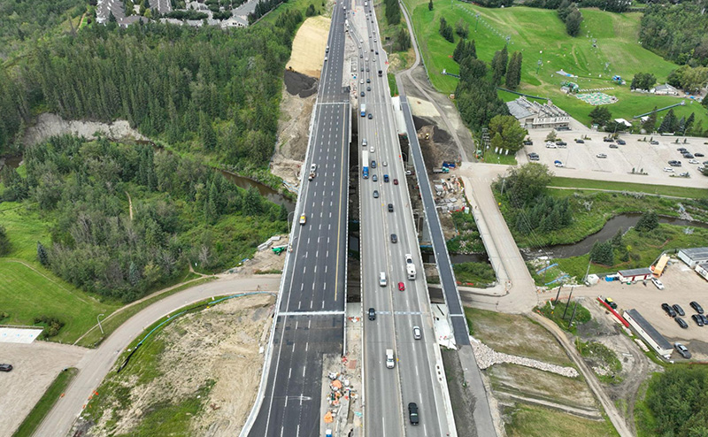Aerial view of Whitemud Drive/Terwillegar Drive interchange showing  4 lanes in each direction