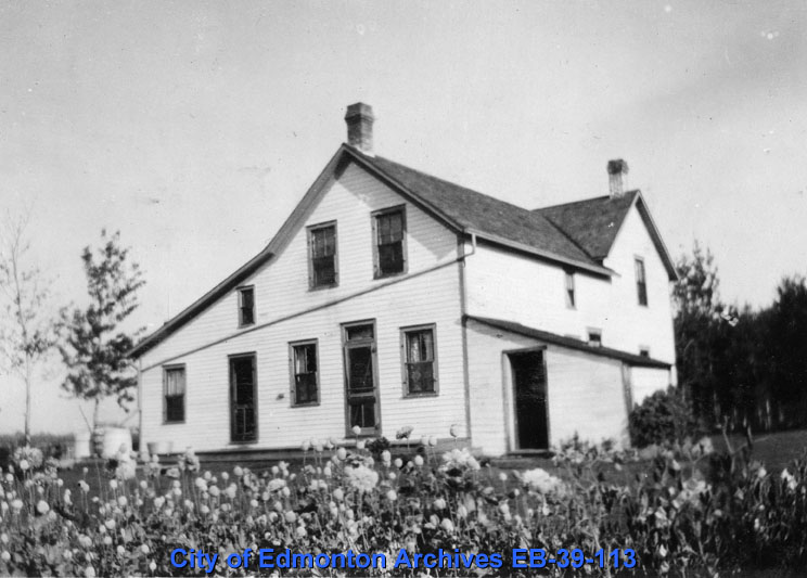 Humberstone Farmhouse, ca. 1900 [EB-39-113]
