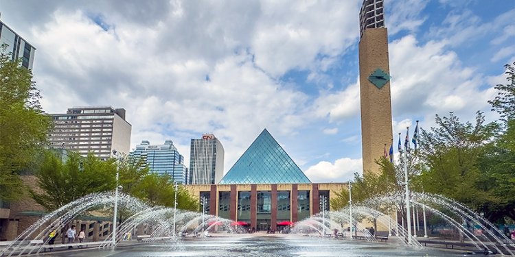 city hall exterior and fountain