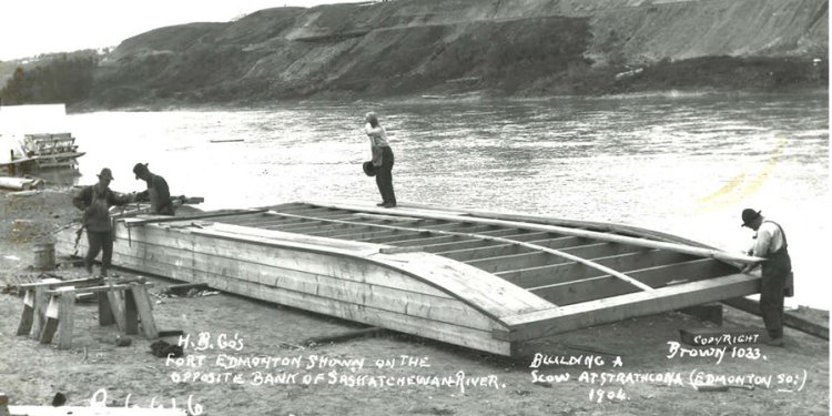 building a scow