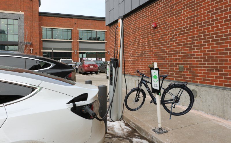Electric vehicle and charging station