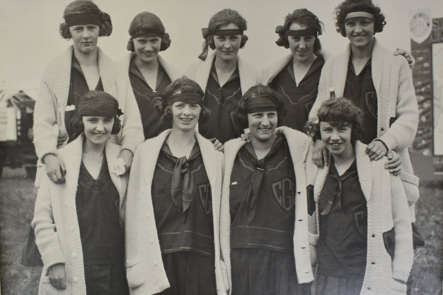 Black and white photo of the Edmonton Grads in 1923
